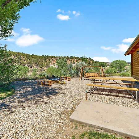 The Park Cabin At Mount Carmel Motel And Rv Park Exterior photo